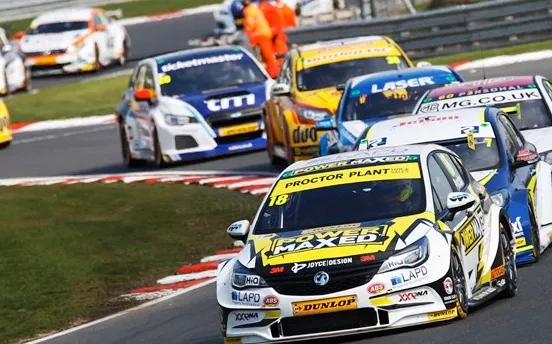 Snetterton Circuit with the BTCC